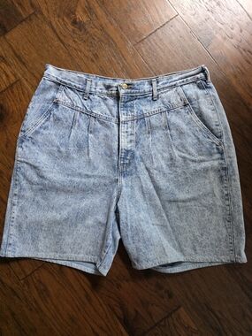 Vintage Chic High Waisted Pleated Acid Wash Denim Mom Shorts Plus Size 22W